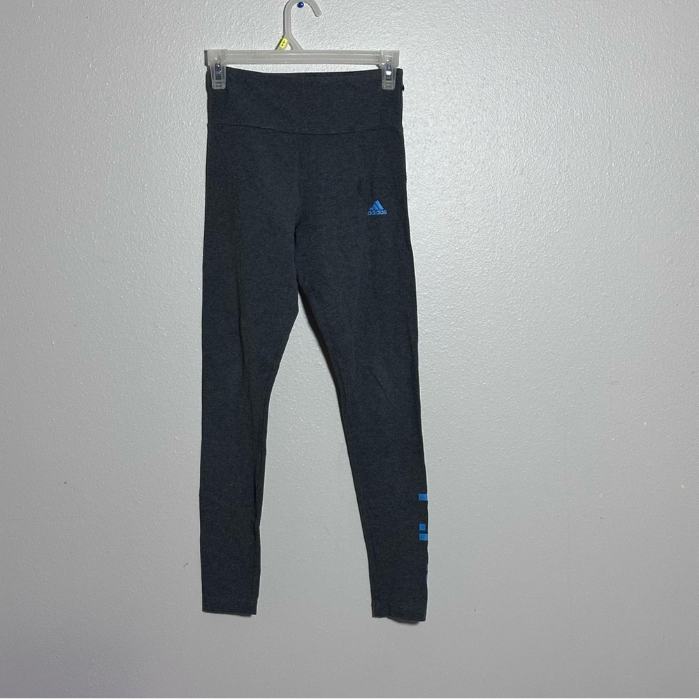 Adidas Women Gray Activewear Linear Logo Leggings size Small.‎